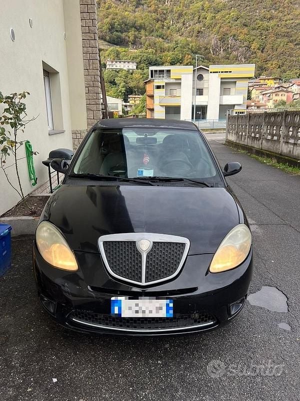 Usata Lancia Ypsilon 60 CV (44 kW) 2008 Nero Utilitaria