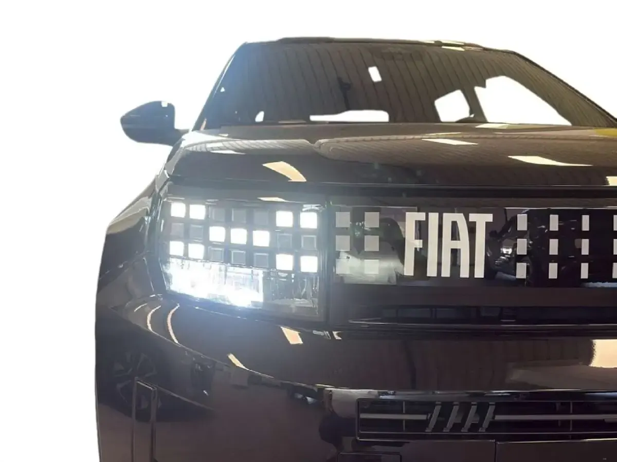 Nuova Fiat Grande Panda Icon 101 CV (74 kW) 2026 Nero Utilitaria