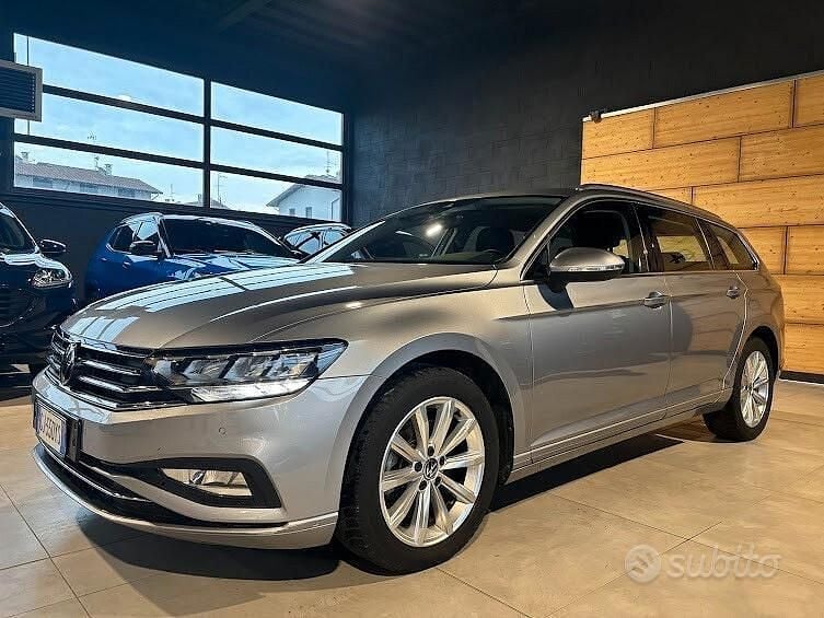 Grigio Usata 2022 VW Passat Station wagon | 16.990 € (Super prezzo) - Immagine 1/4