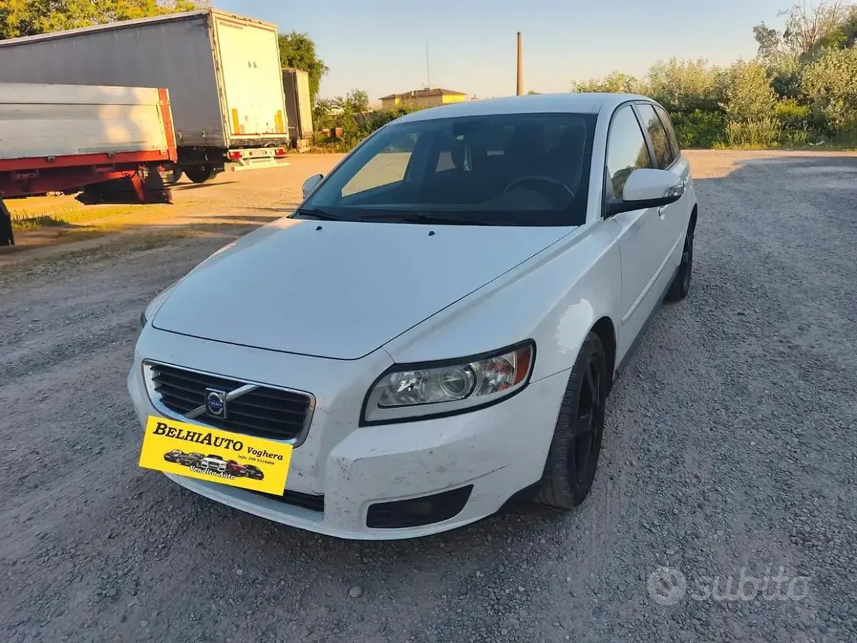 Usata Volvo V50 109 CV (80 kW) 2010 Bianco Station wagon