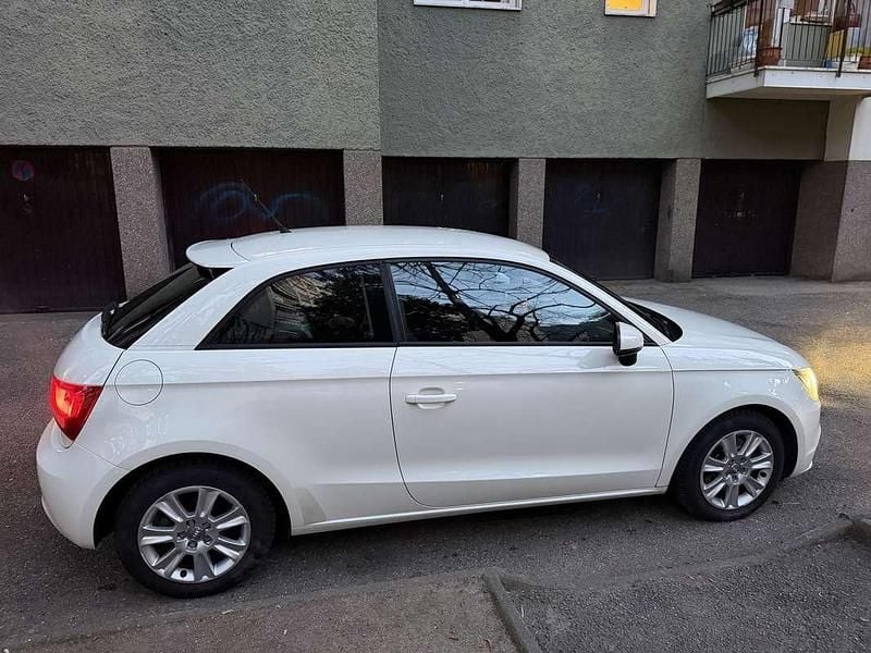 Usata Audi A1 Attraction 122 CV (89 kW) 2011 Utilitaria
