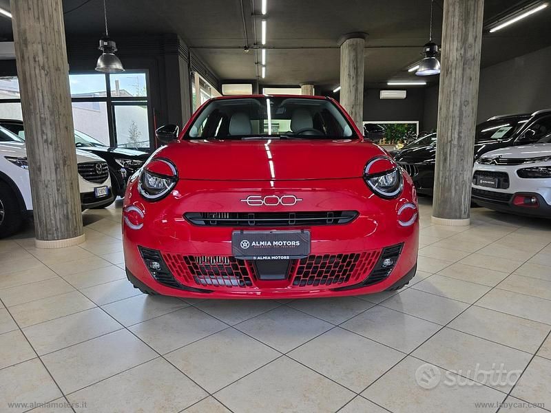Usata Fiat 600 Icon 100 CV (73 kW) 2024 Rosso SUV