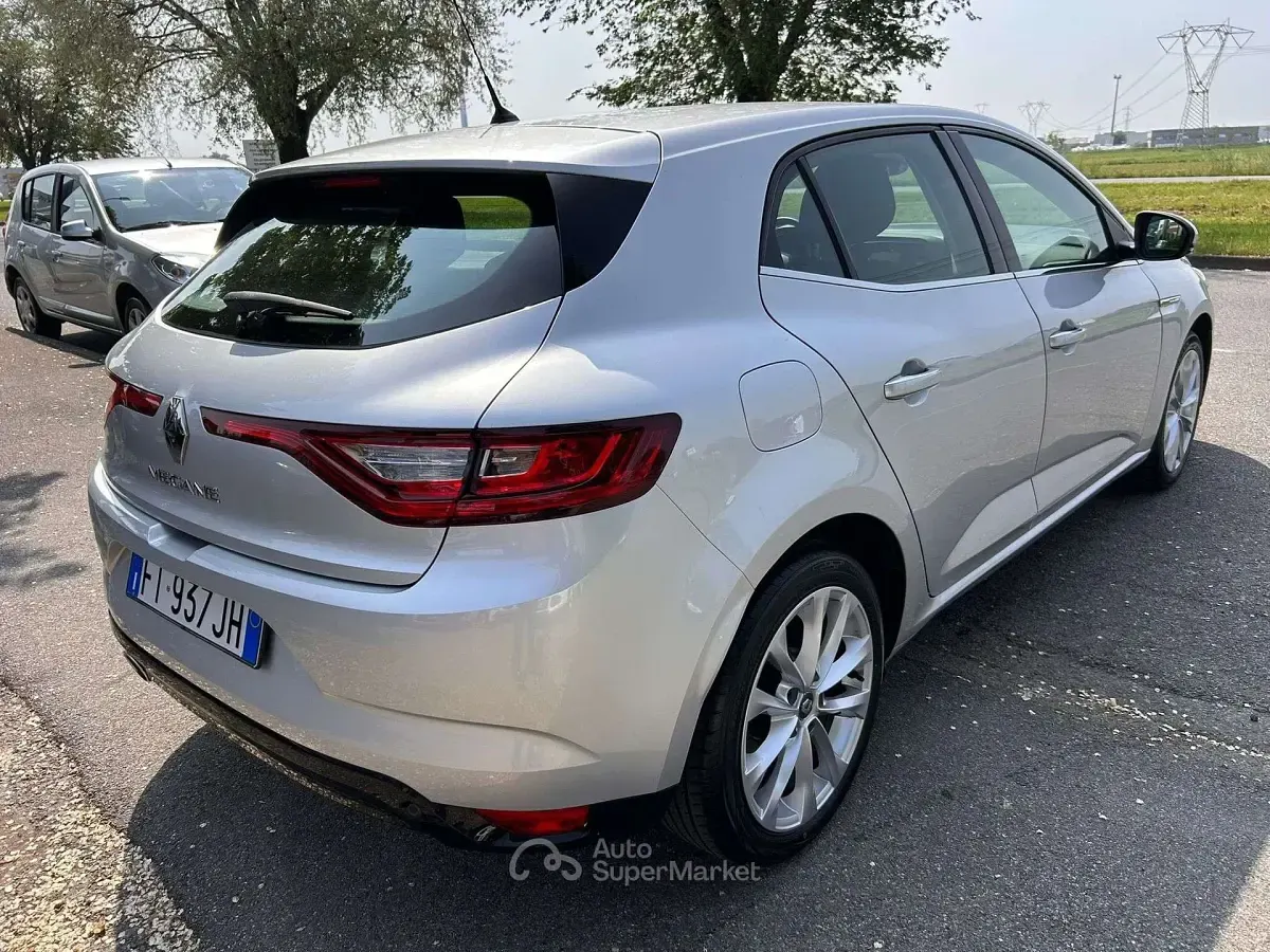 Usata Renault Mégane Life 110 CV (80 kW) 2019 Gray Berlina