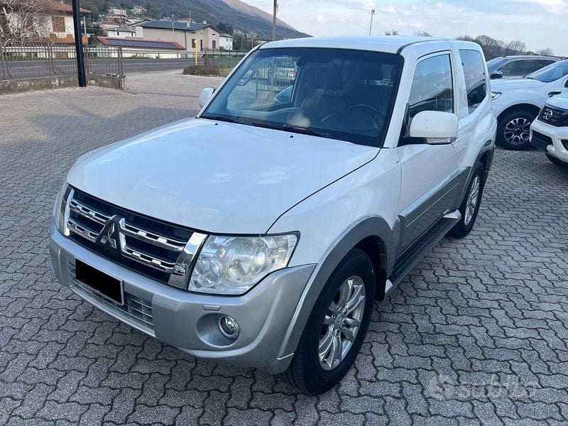 Usata Mitsubishi Pajero Instyle 200 CV (147 kW) 2012 Bianco SUV