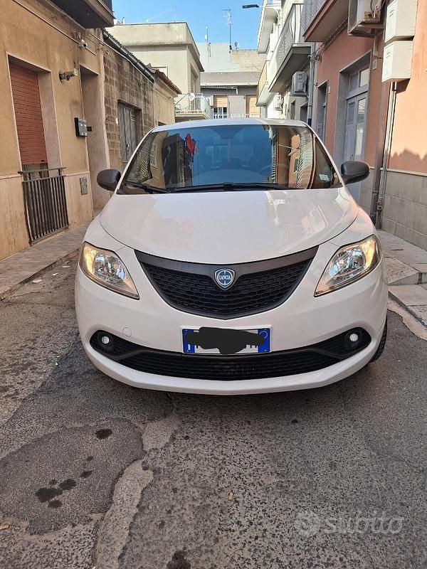 Usata Lancia Ypsilon 2017 Utilitaria
