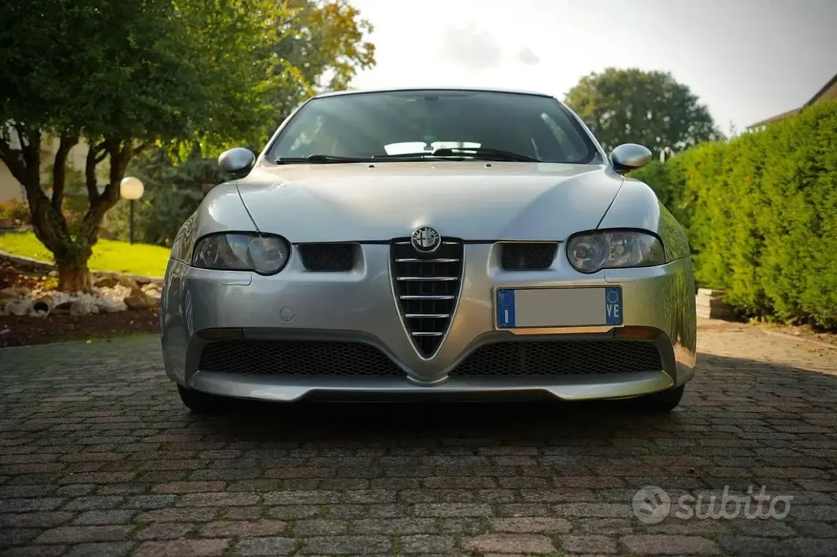 Usata Alfa Romeo 147 250 CV (183 kW) 2003 Utilitaria