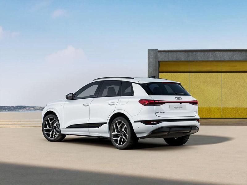 Nuova Audi Q6 e-tron S-Line 314 kW (428 CV) 2026 Bianco ghiacciaio metallizzato SUV