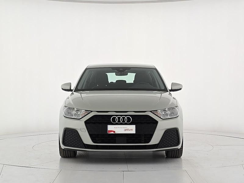 Usata Audi A1 Sportback Admired 95 CV (69 kW) 2023 Argento Utilitaria