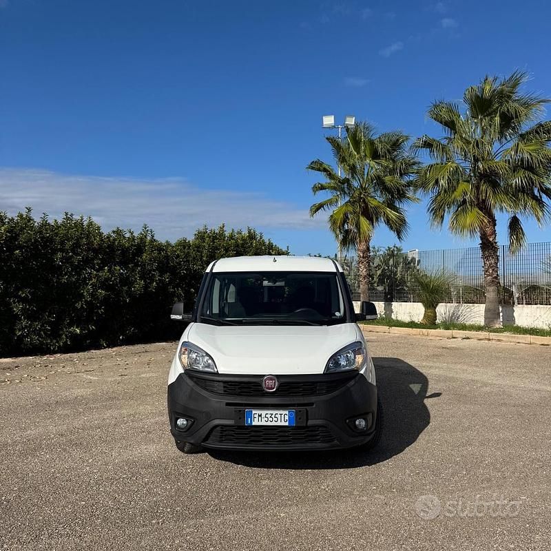 Usata Fiat Doblò 107 CV (78 kW) 2017 Bianco Monovolume