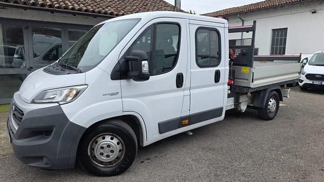 Usata Fiat Ducato 131 CV (96 kW) 2018 Bianco / pastello Furgone