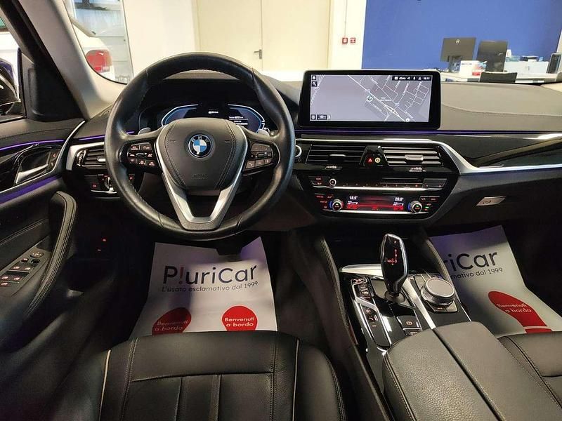 Usata BMW 530e Luxury Line 292 CV (214 kW) 2021 Nero Station wagon