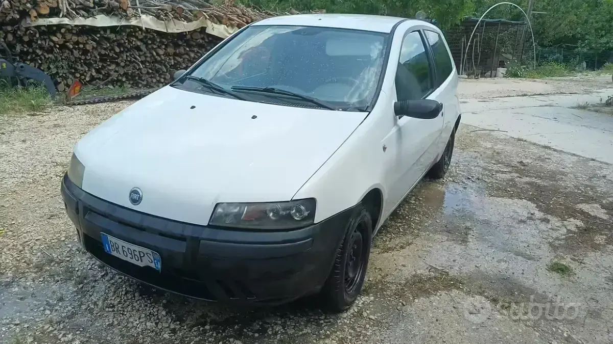 Usata Fiat Punto 60 CV (44 kW) 2001 Bianco Utilitaria
