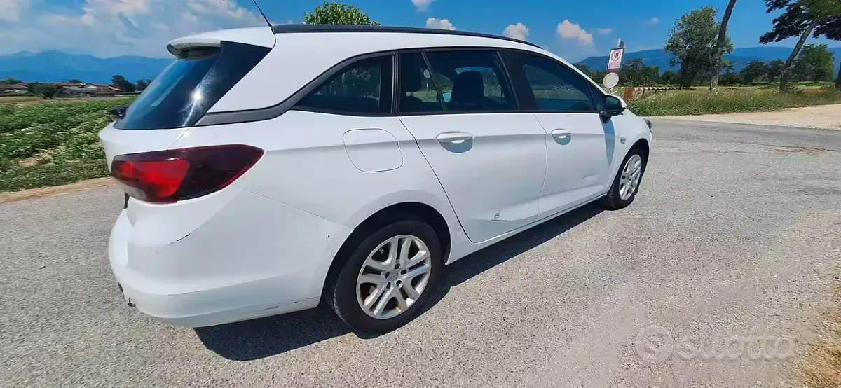 Usata Opel Astra Sport 110 CV (80 kW) 2017 Station wagon