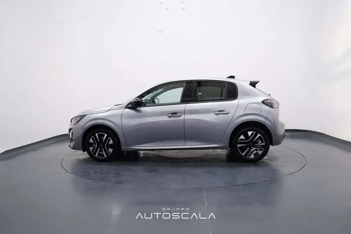 Nuova Peugeot 208 Allure 101 CV (74 kW) 2025 Grigio artense met. Utilitaria