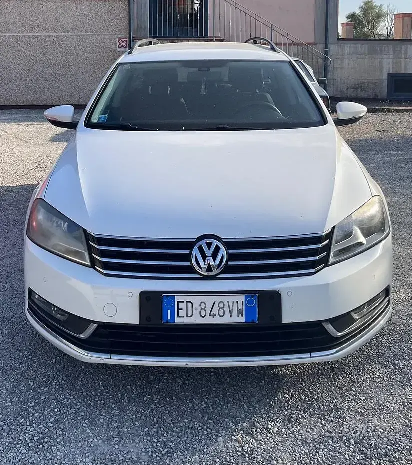 Usata VW Passat 105 CV (77 kW) 2012 Bianco Station wagon