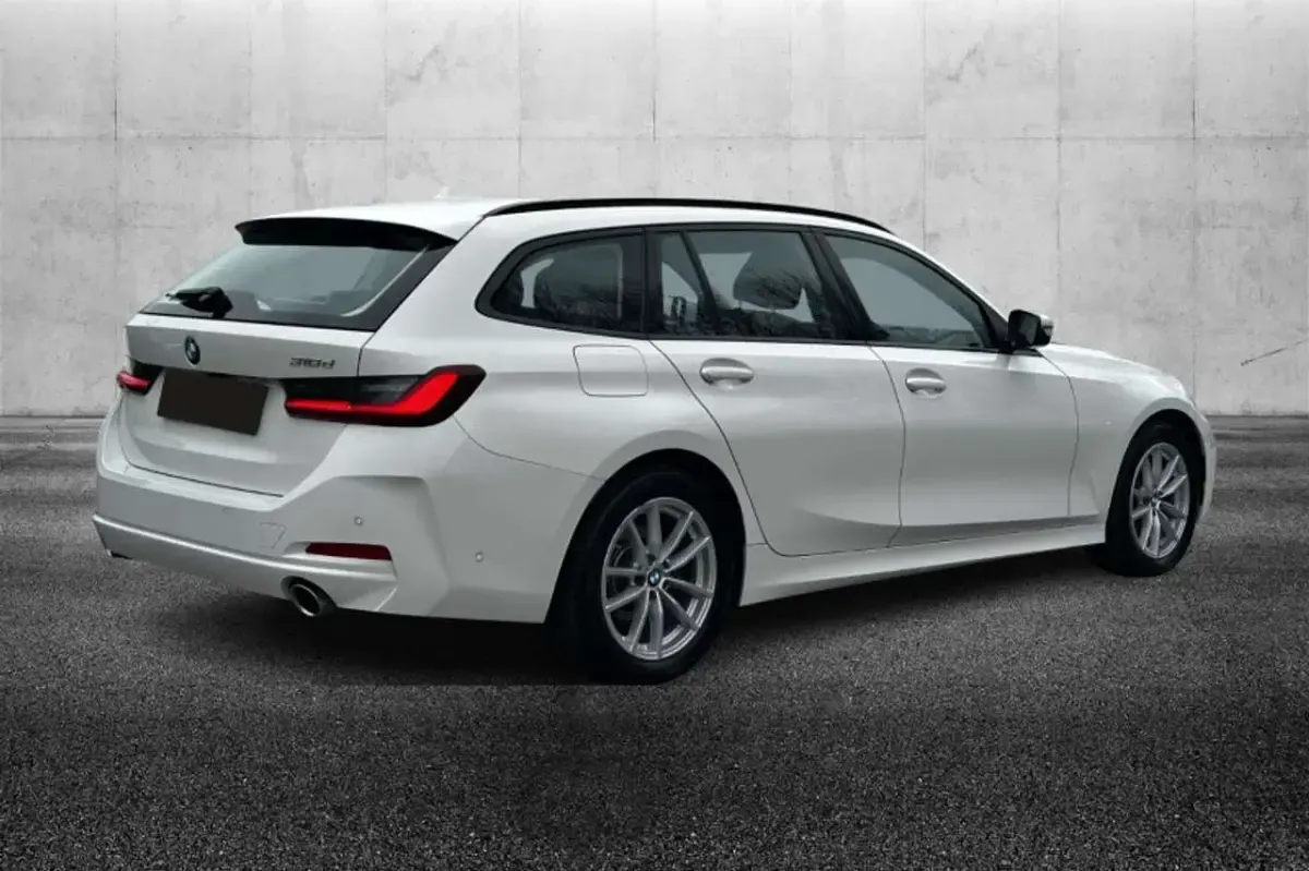Usata BMW 318 156 CV (114 kW) 2024 Bianco Station wagon