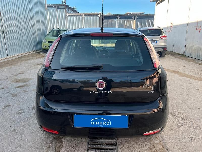 Usata Fiat Punto Lounge 69 CV (50 kW) 2014 Nero Utilitaria
