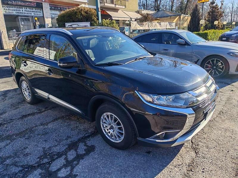 Usata Mitsubishi Outlander Intense 150 CV (110 kW) 2017 Nero SUV