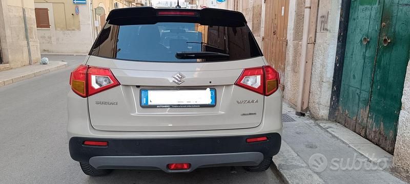 Usata 2017 Suzuki Vitara SUV | 14.800 € (Buon prezzo) - Immagine 1/4