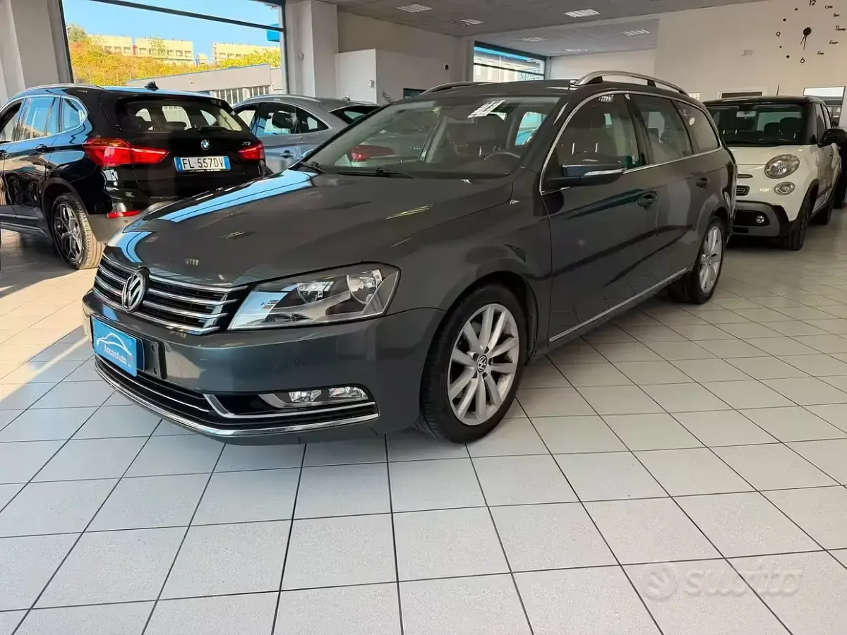 Usata VW Passat Highline 160 CV (117 kW) 2011 Grigio Station wagon