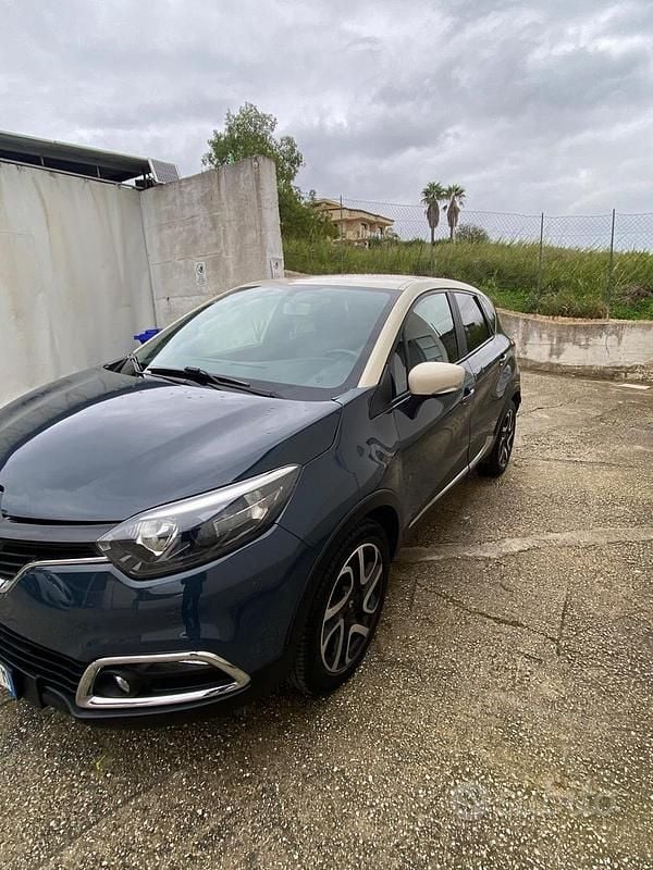 Usata Renault Captur Iconic 90 CV (66 kW) 2015 Blu SUV