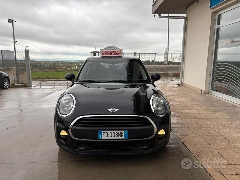 Usata Mini One D Hype 95 CV (69 kW) 2016 Nero Utilitaria