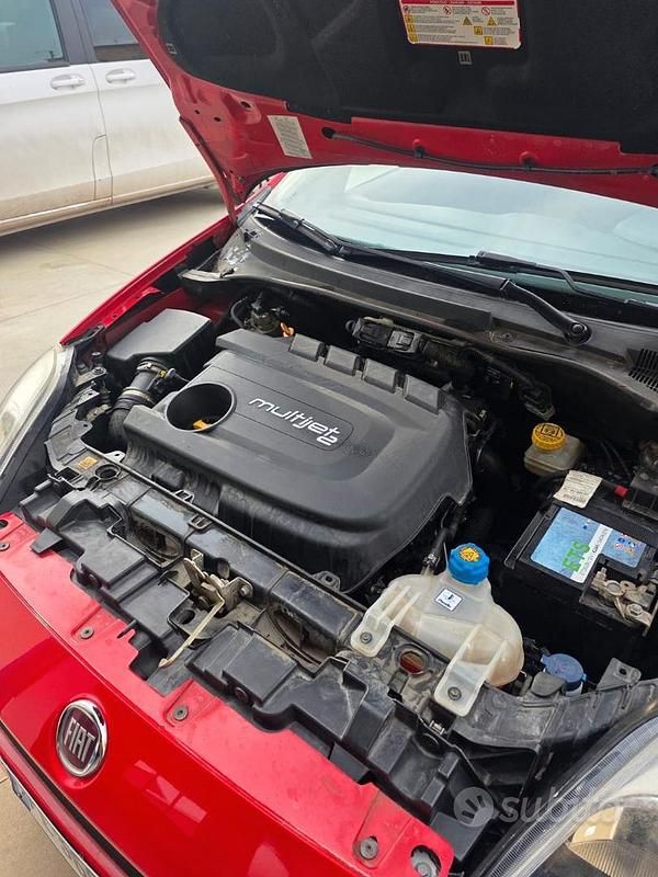 Usata Fiat Punto 90 CV (66 kW) 2017 Rosso Utilitaria