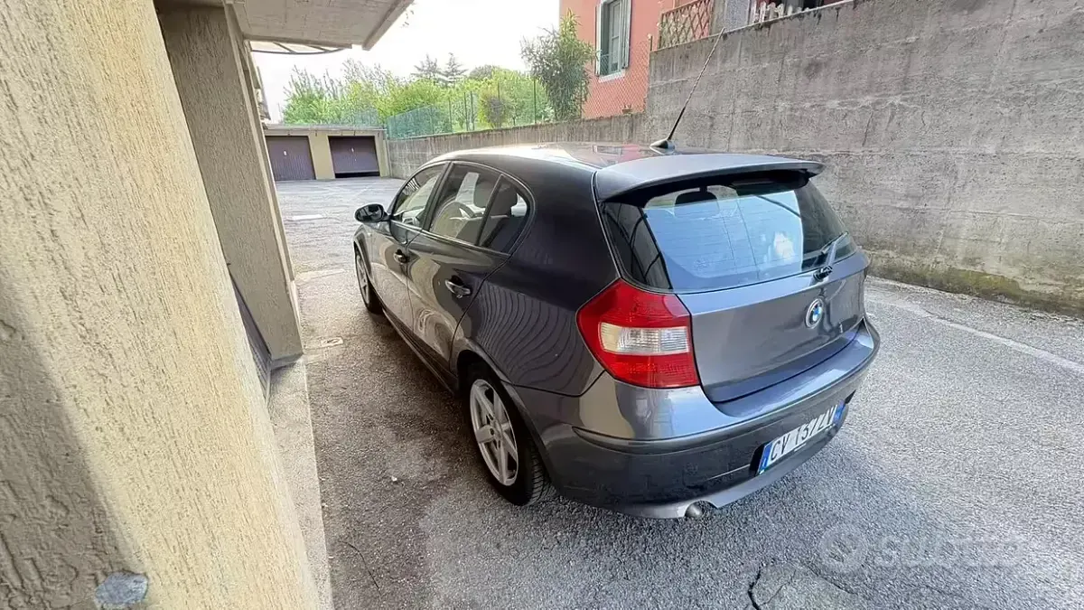 Usata BMW 118 Efficient Dynamics 122 CV (89 kW) 2005 Grigio Utilitaria