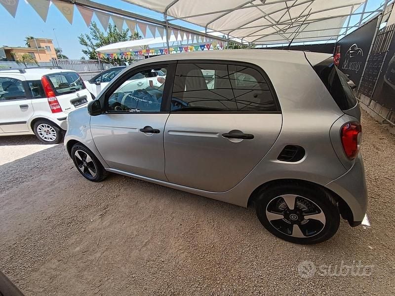 Usata Smart ForFour Passion 71 CV (52 kW) 2018 Grigio Utilitaria
