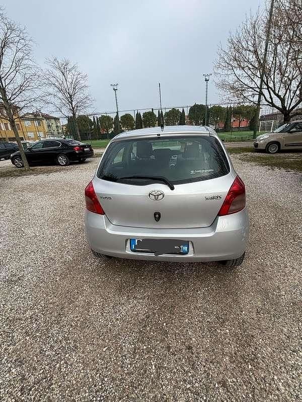 Usata Toyota Yaris 69 CV (50 kW) 2007 Utilitaria