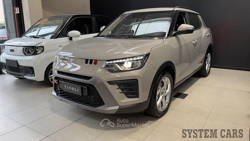 Nuova Ssangyong (KGM) Tivoli 135 CV (99 kW) 2026 Beige SUV