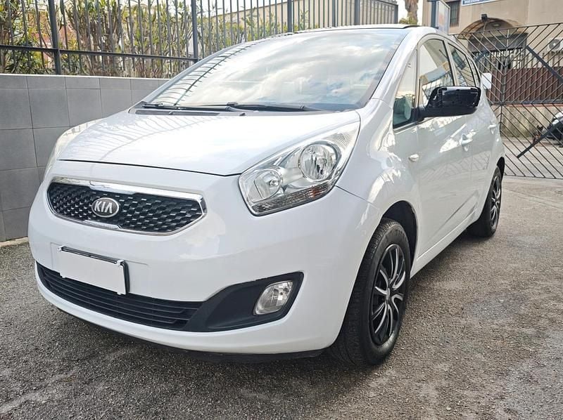 Usata Kia Venga 89 CV (65 kW) 2013 Bianco Utilitaria