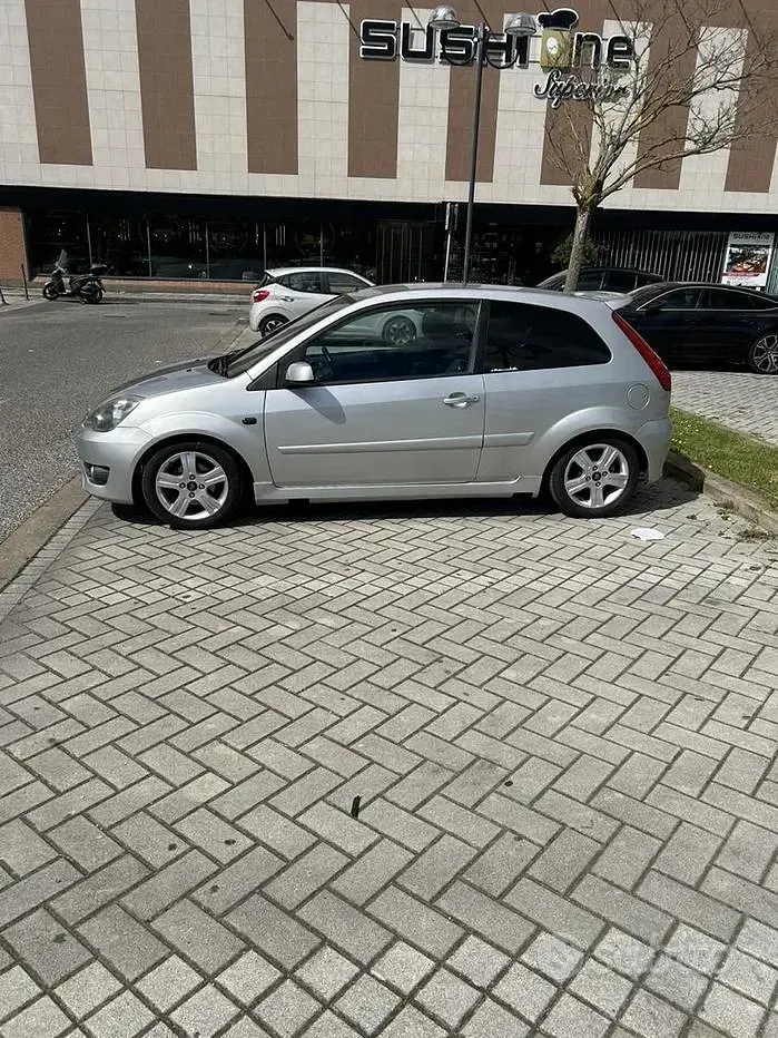 Brugt Ford Fiesta ST 75 HK (55 kW) 2008 Grå Hatchback