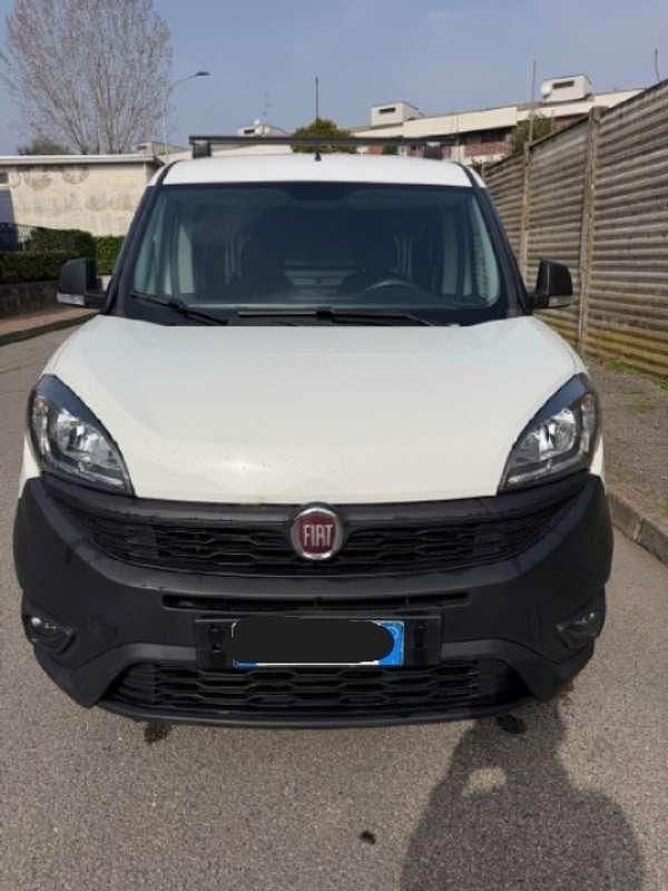 Usata Fiat Doblò Active 103 CV (75 kW) 2021 Bianco Monovolume