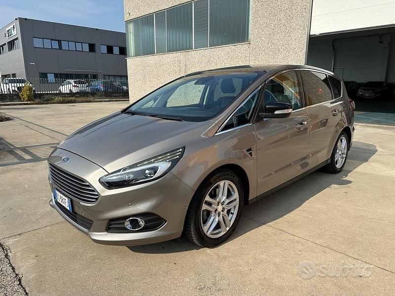Usata Ford S-MAX S 180 CV (132 kW) 2015 Grigio Monovolume