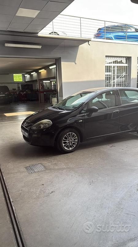 Usata Fiat Punto 65 CV (47 kW) 2012 Nero Utilitaria