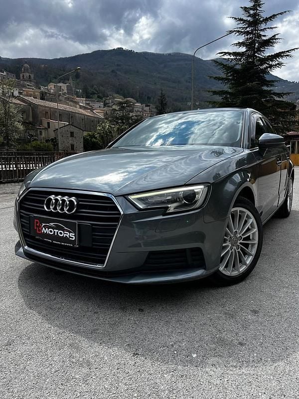 Usata Audi A3 Sport 116 CV (85 kW) 2018 Grigio Berlina