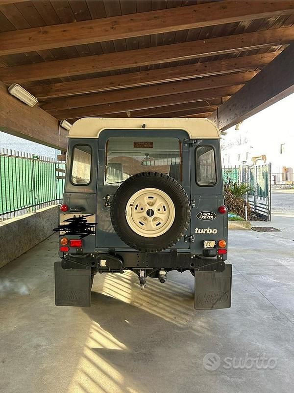 Usata Land Rover Defender 86 CV (63 kW) 1990 Blu SUV