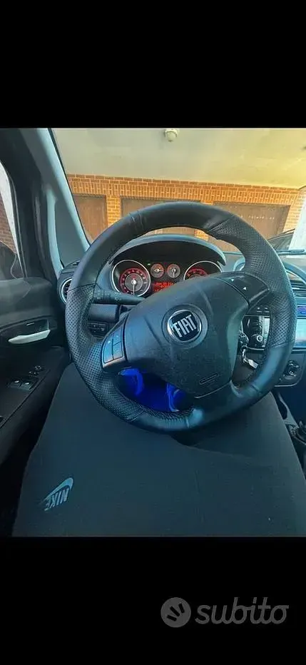 Usata Fiat Grande Punto Sport 105 CV (77 kW) 2010 Nero Utilitaria
