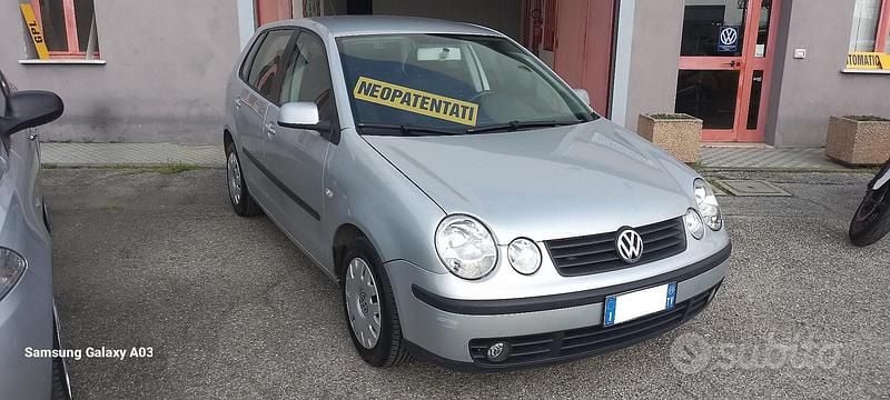 Usata VW Polo 63 CV (46 kW) 2004 Grigio Utilitaria