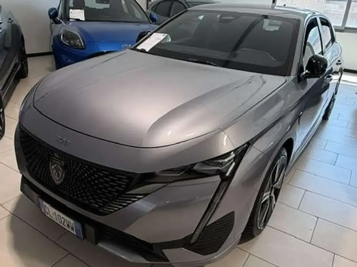 Usata Peugeot 308 GT-line 131 CV (96 kW) 2022 Argento Berlina