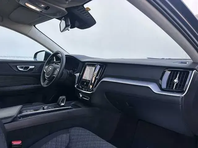 Usata Volvo V60 145 CV (106 kW) 2023 Blu Station wagon