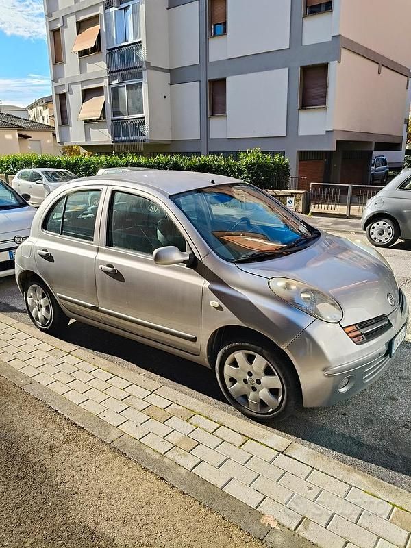 Usata Nissan Micra 86 CV (63 kW) 2004 Grigio Utilitaria
