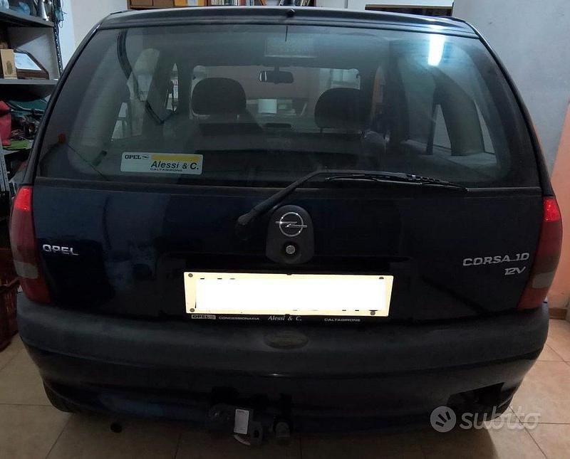 Usata Opel Corsa 54 CV (39 kW) 1998 Blu Utilitaria