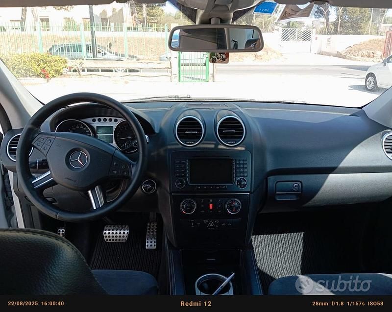 Usata Mercedes ML320 224 CV (164 kW) 2007 Grigio SUV