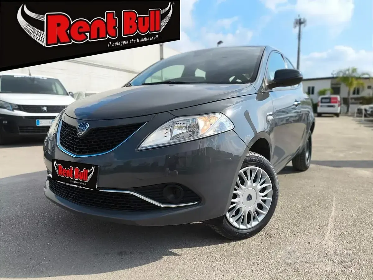 Usata Lancia Ypsilon 85 CV (62 kW) 2016 Grigio Utilitaria