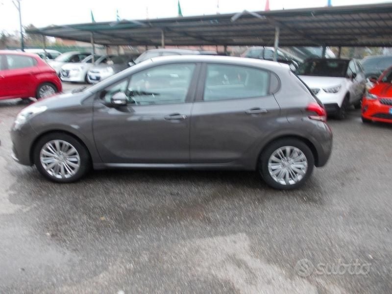 Usata Peugeot 208 Active 82 CV (60 kW) 2019 Grigio Utilitaria