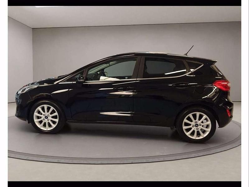 Begagnad Ford Fiesta 86 HK (63 kW) 2019 Svart Halvkombi