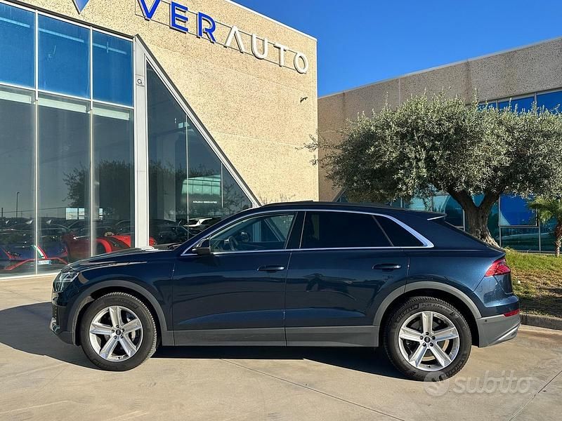 Usata Audi Q8 286 CV (210 kW) 2023 Blu SUV