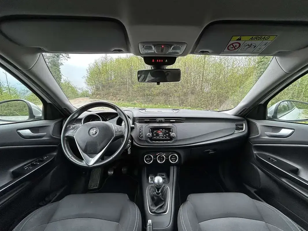 Usata Alfa Romeo Giulietta Super 120 CV (88 kW) 2016 Bianco Utilitaria